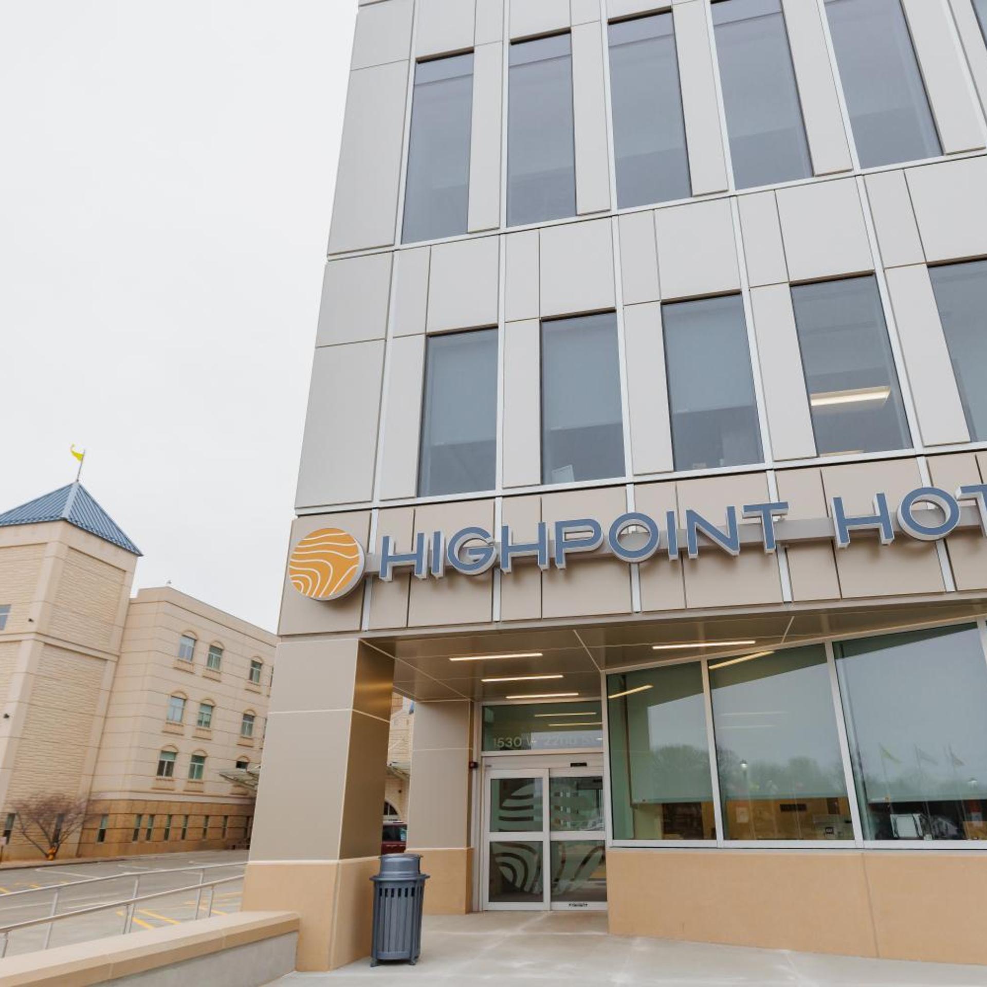 Highpoint Hotel 1/50