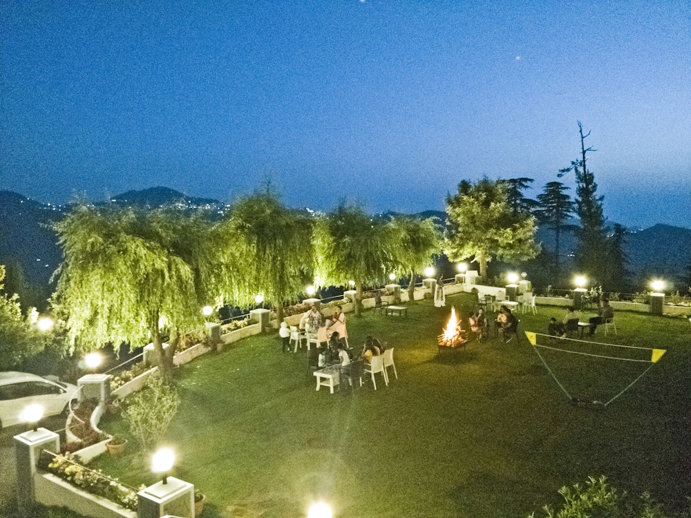 Whistling Pines Resort 43/50