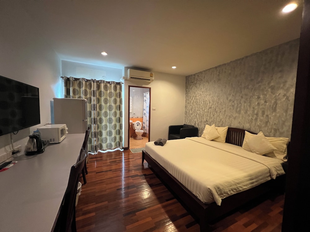 Kanavera Sriracha Hotel and Serviced Apartment 12/77