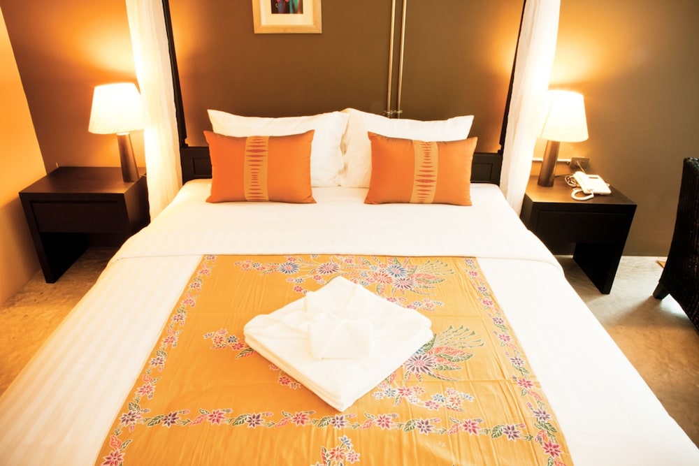 Baan Phuanda Phuket 37/79
