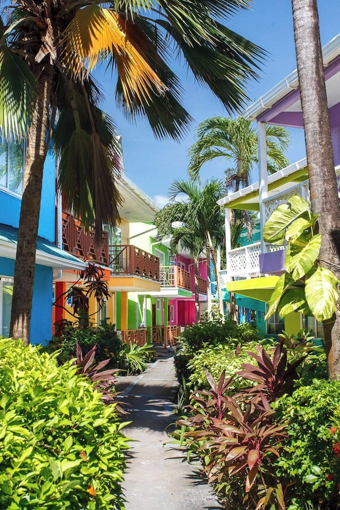Hotel Cocoplum Beach 64/73