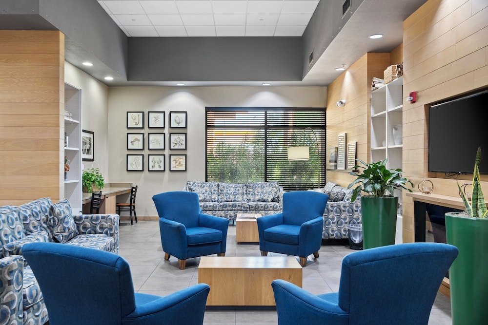 GreenTree Inn and Suites Phoenix Sky Harbor 41/65