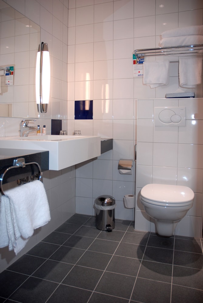 Radisson Hotel York 30/76