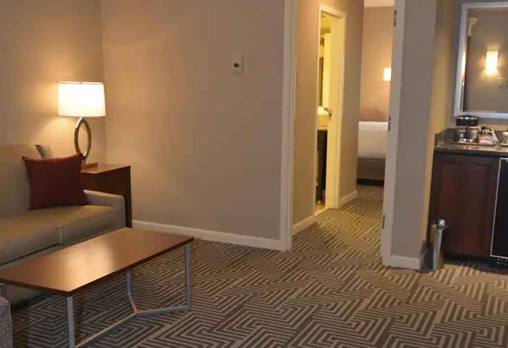 Hilton St. Louis Frontenac 48/76
