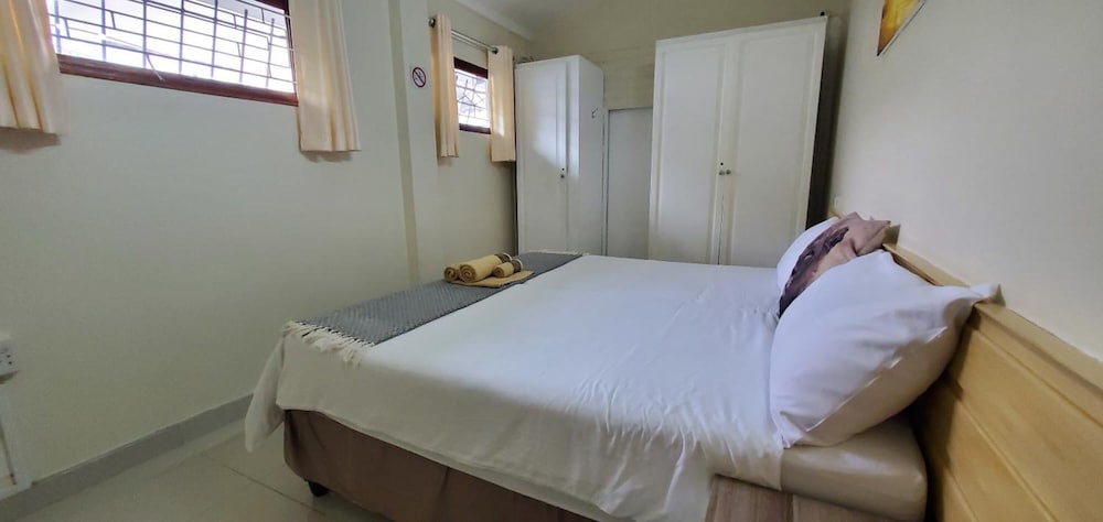 Jessica's B&B 8/39