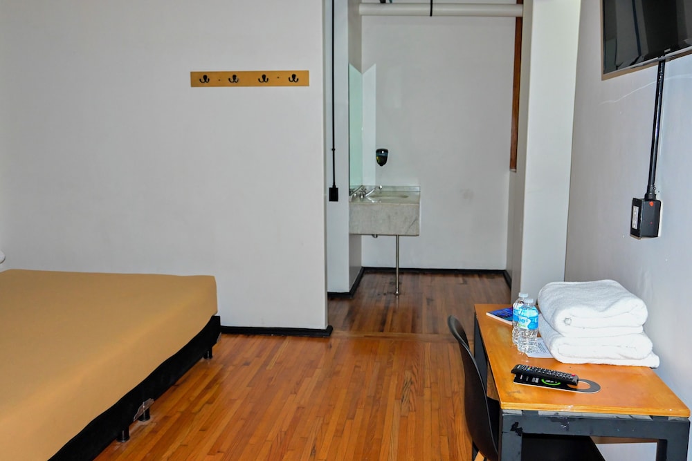 Hostel Mundo Joven Catedral 19/50