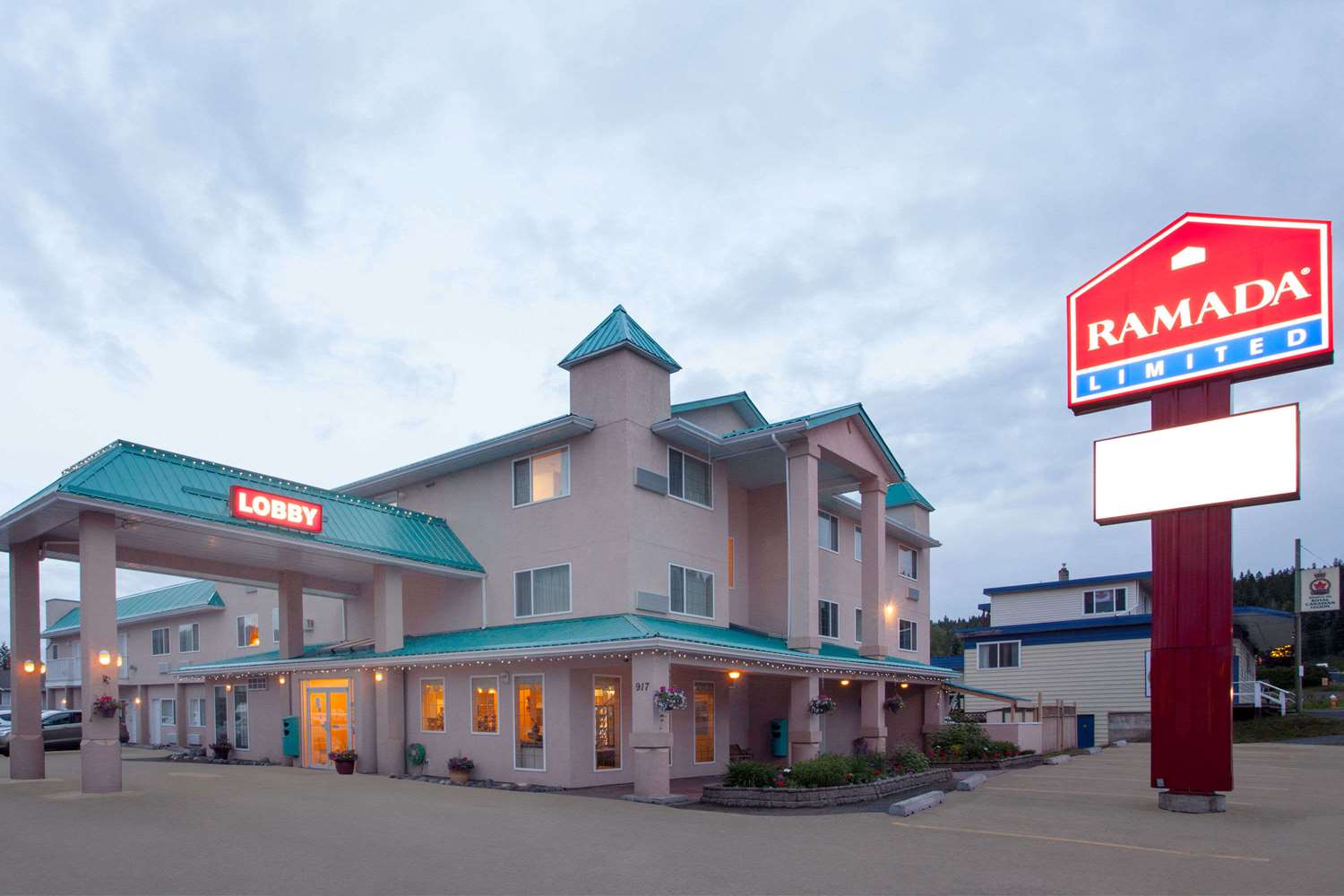 Ramada by Wyndham 100 Mile House 3/15