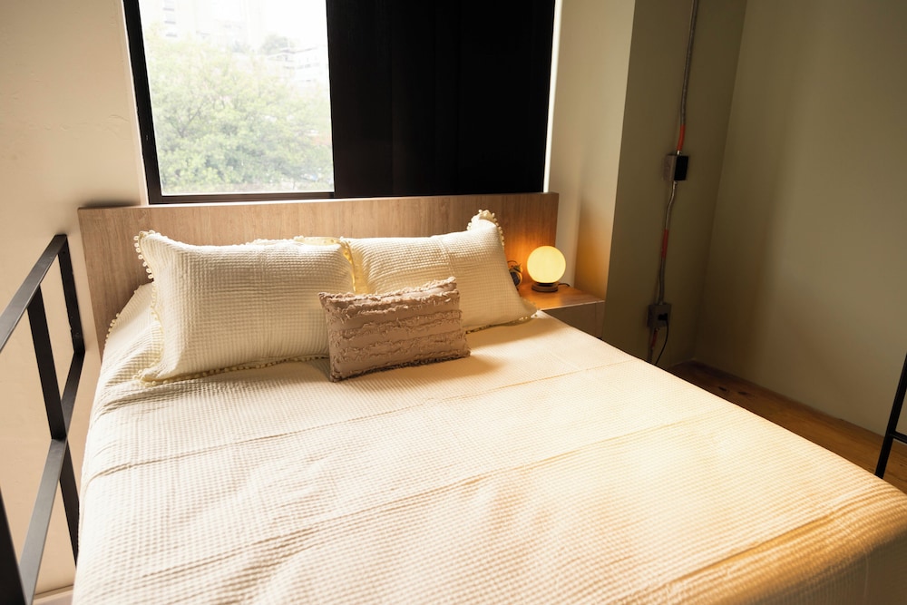 DELUXE, APARTMENT, CITY VIEW