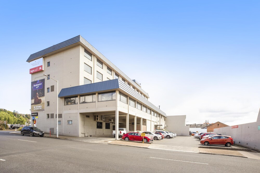 Burnie Central Townhouse Hotel 62/65