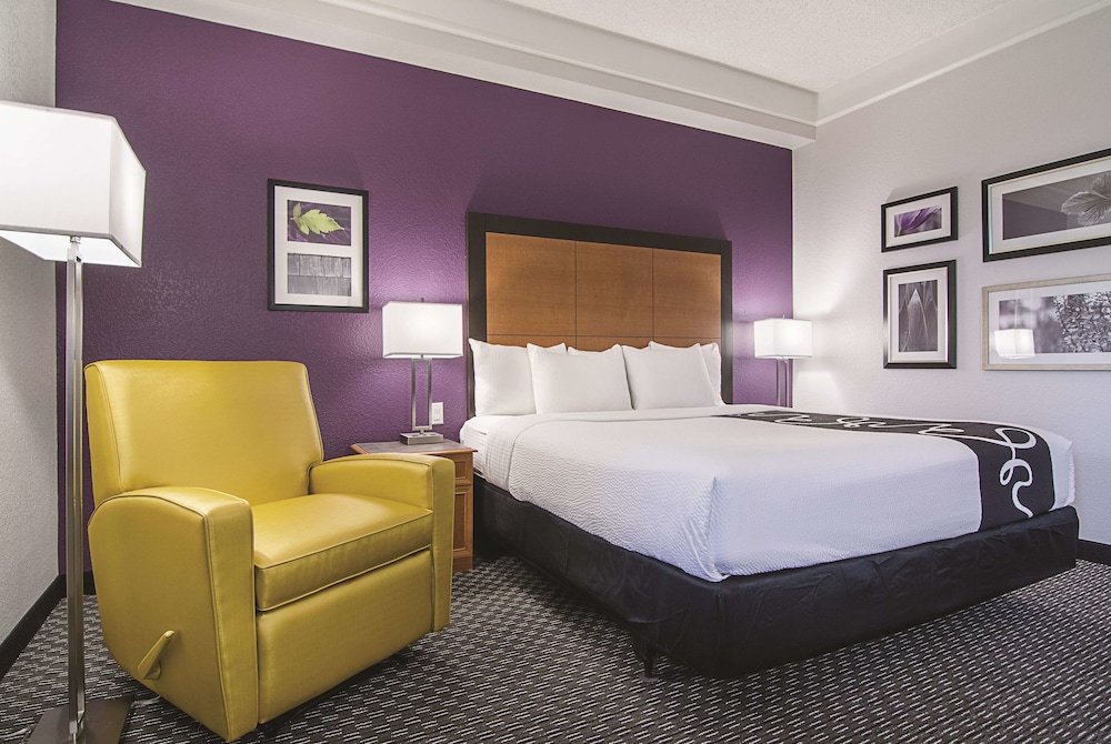 La Quinta Inn And Suites By Wyndham Phoenix Mesa West 19/56