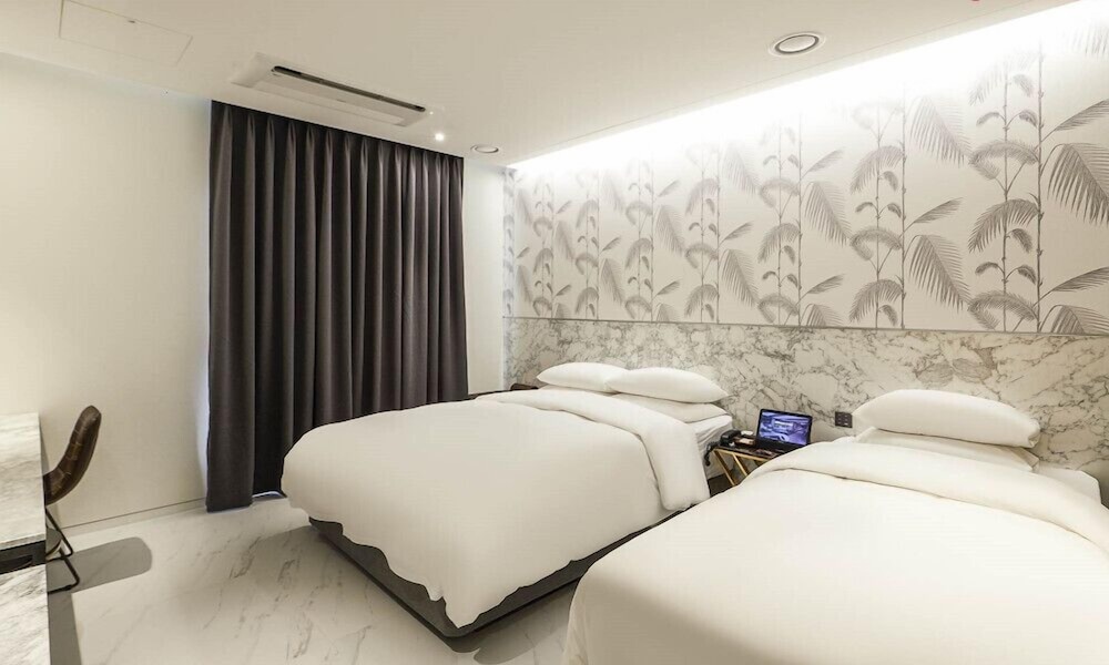 Guwol Hotel Bay 204 5/29
