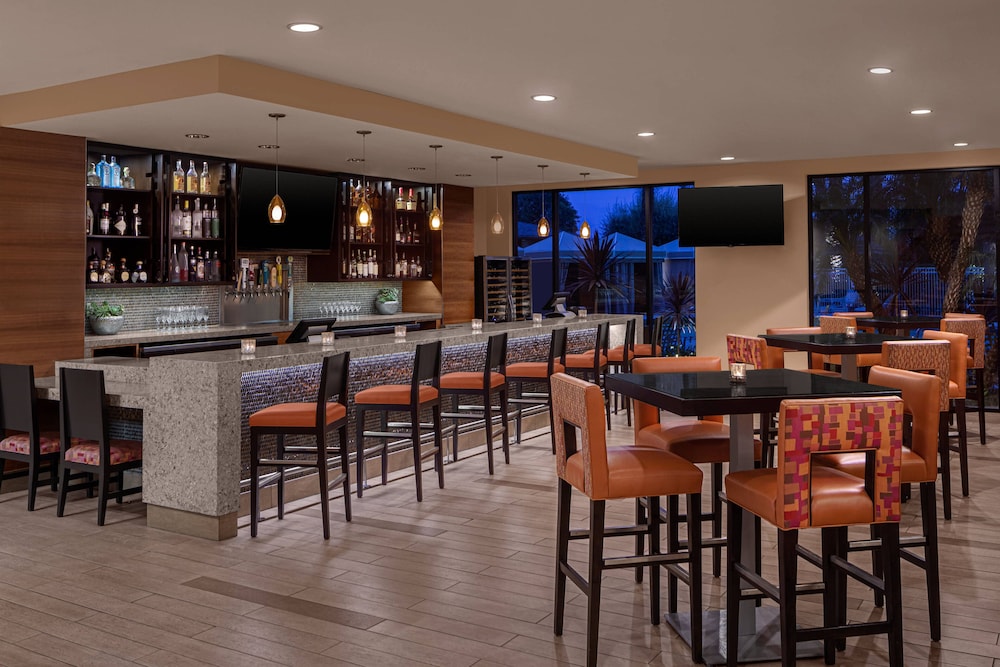 Delta Hotels Anaheim Garden Grove 29/41