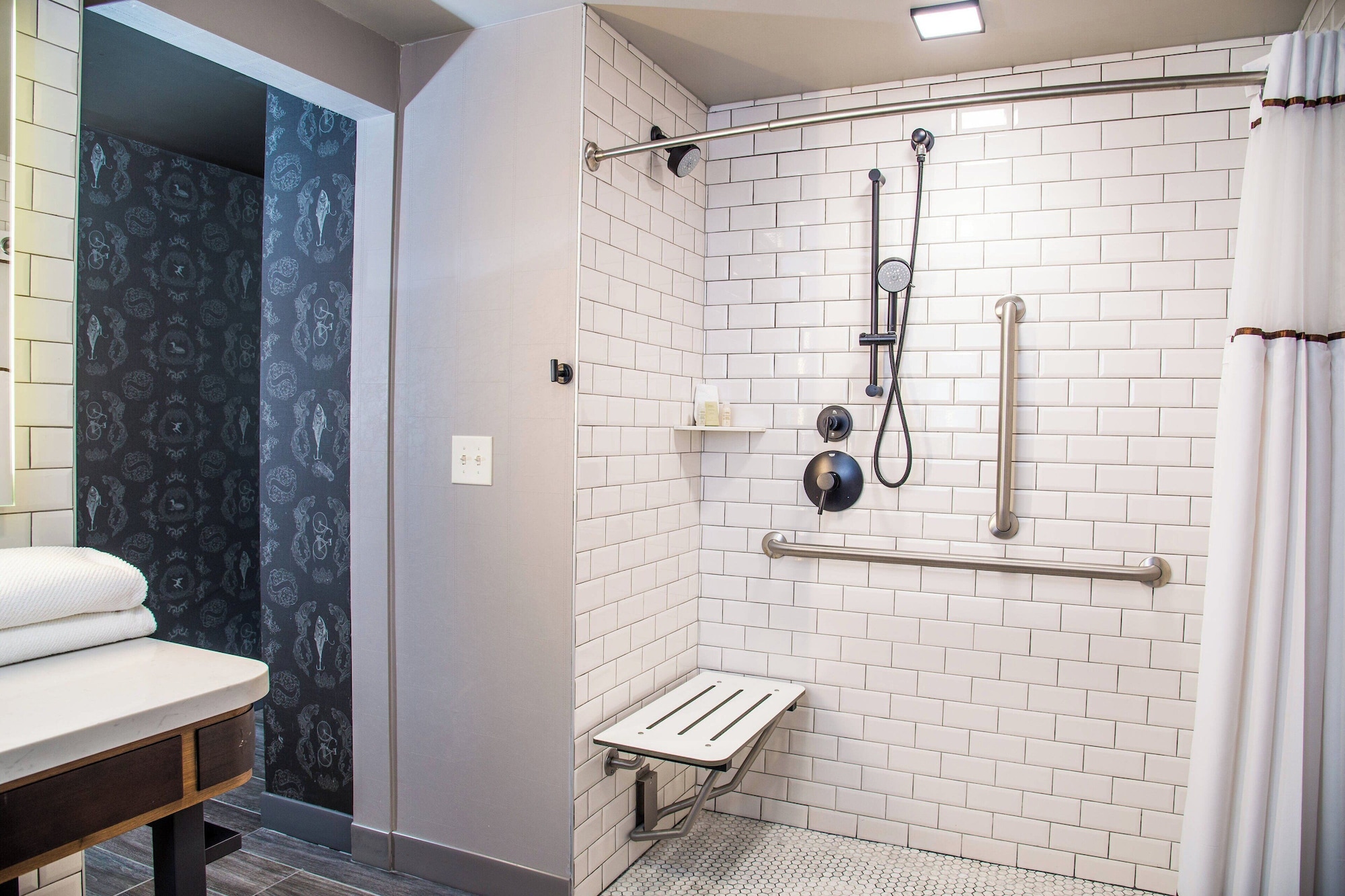 غرفة بسريرين كوين لذوي الإعاقة، The Depot Renaissance Minneapolis Hotel 3/3