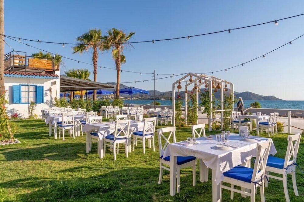 Uras Beach Hotel 34/50