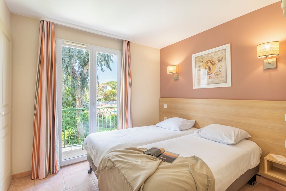 Renovated, 2 Bedrooms, House, Triple, Alcove, Terrace