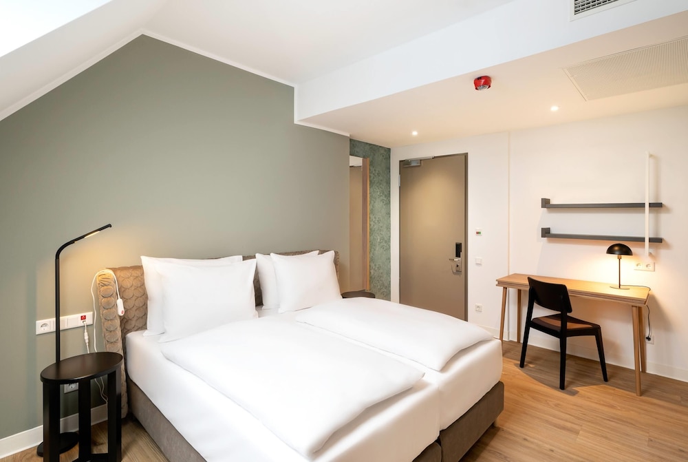 elaya hotel regensburg city center, Trademark by Wyndham 8/36