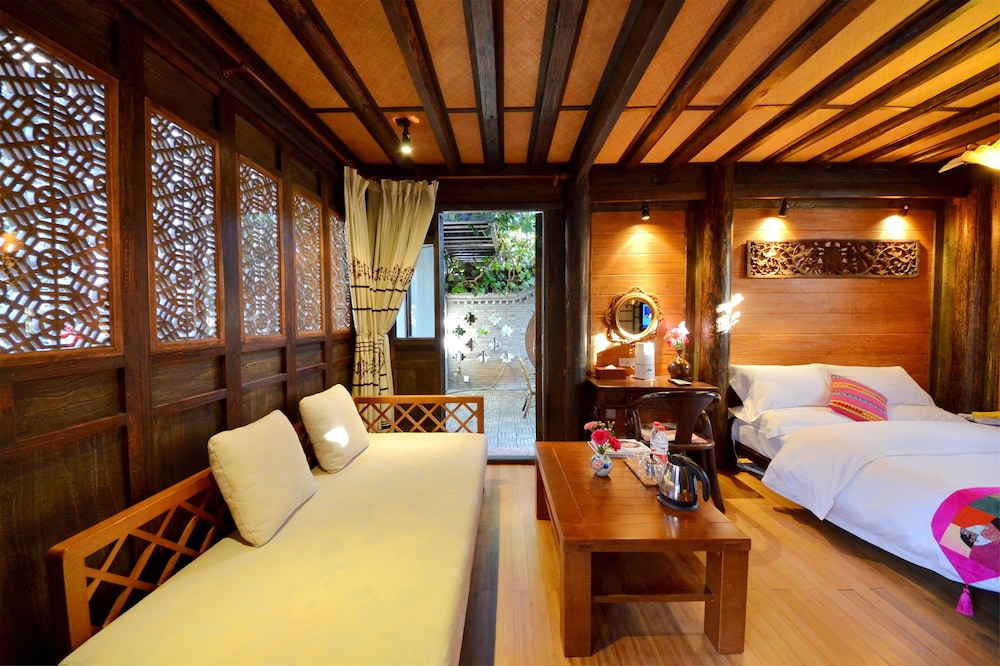 Lijiang Shuhe Youyiju Private Club 11/50