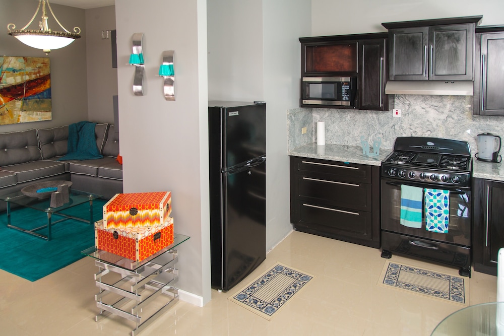 Skyview Manor Guest Apartments 14/50