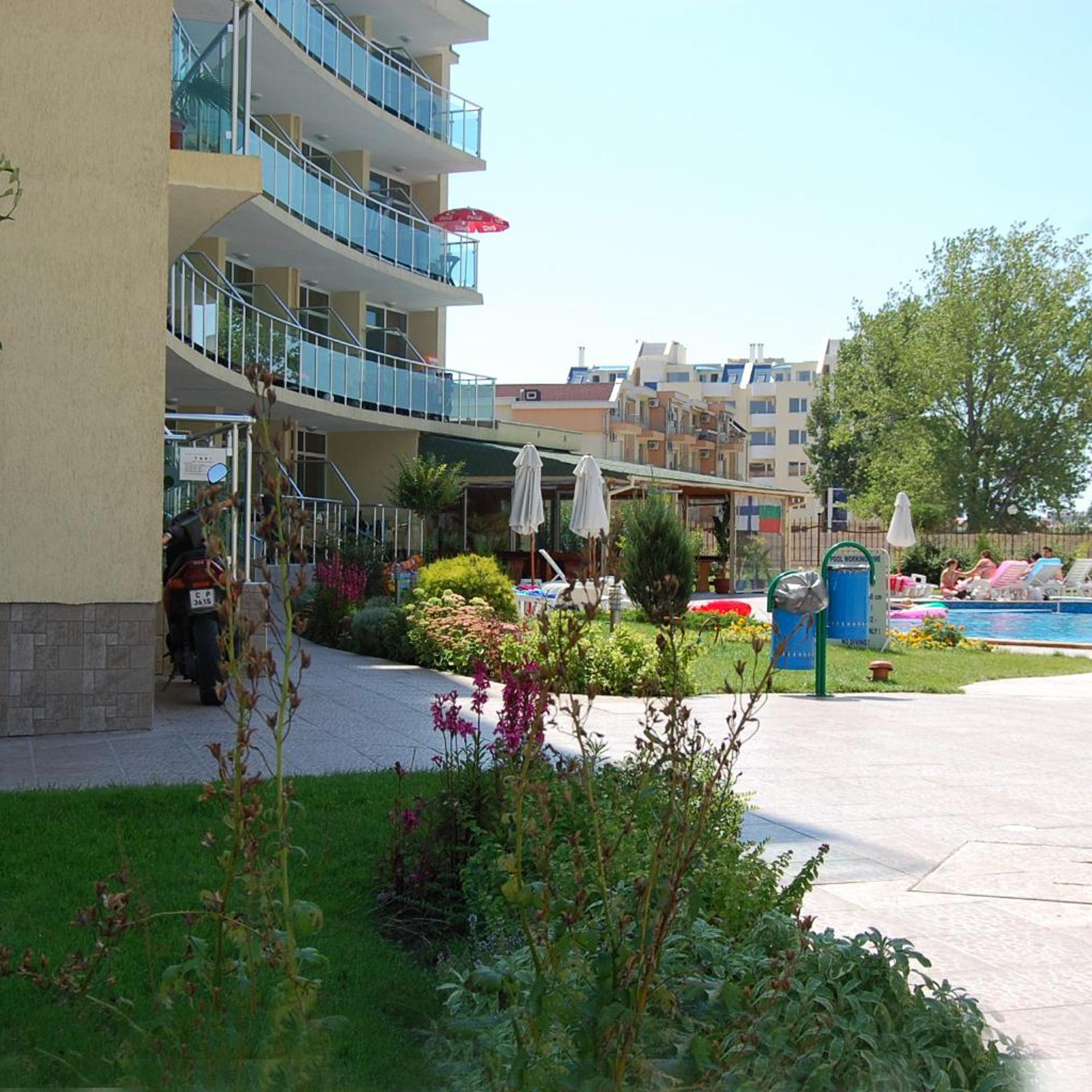 Julia Family Apartments 44/62
