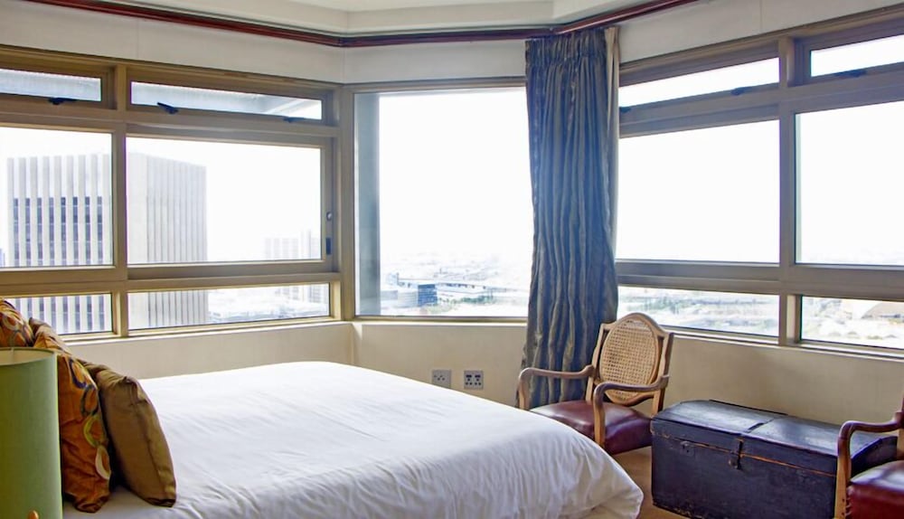 ITC Hospitality Group Penthouse 2 Bedrooms Cartwright s Corner 7/38