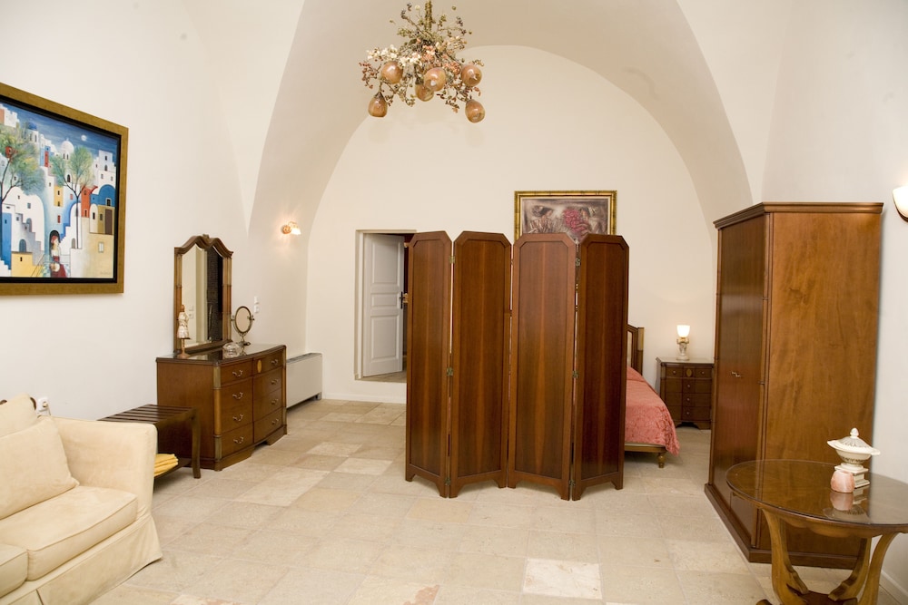 Asha Luxury Suites - Adults Only 3/67