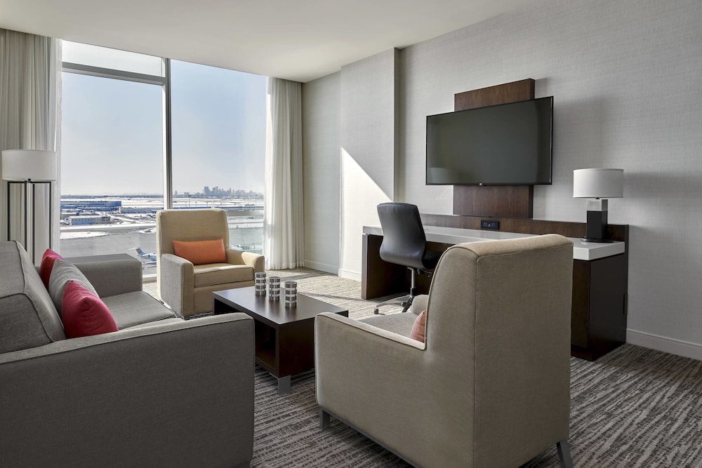 CALGARY AIRPORT MARRIOTT IN-TERMINAL HOTEL 16/33