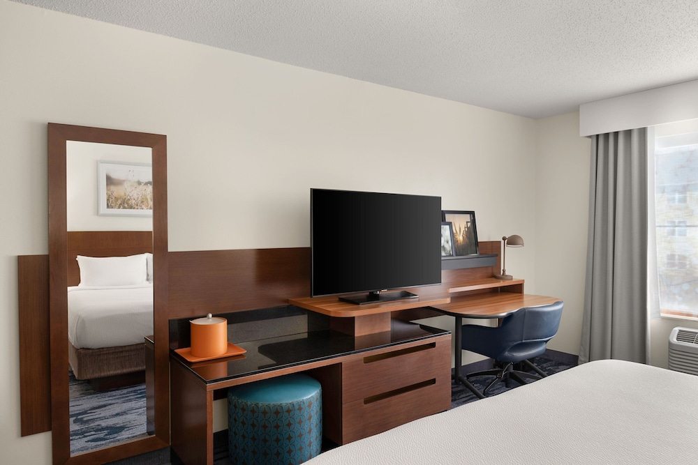 Fairfield Inn Suites By Marriott Chicago Naperville Aurora 44/50