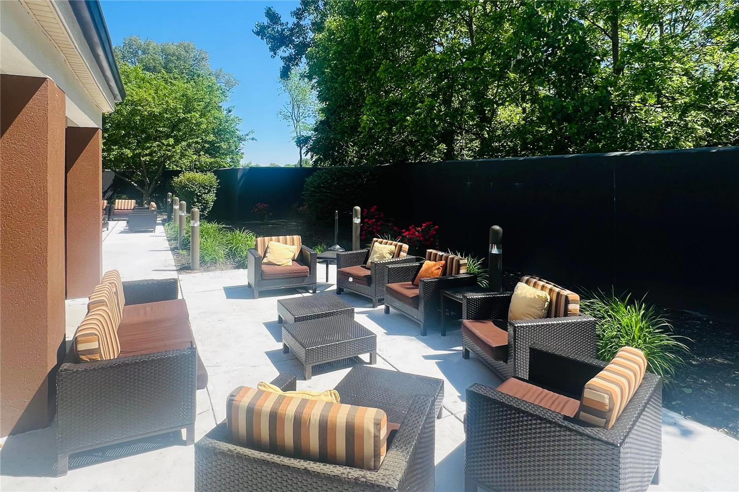 Country Inn & Suites by Radisson, Columbus-Edinburgh 9/20
