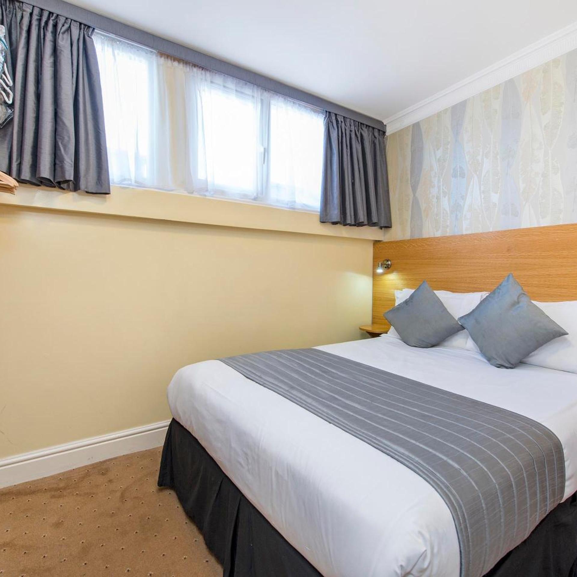 Room, Double Bed