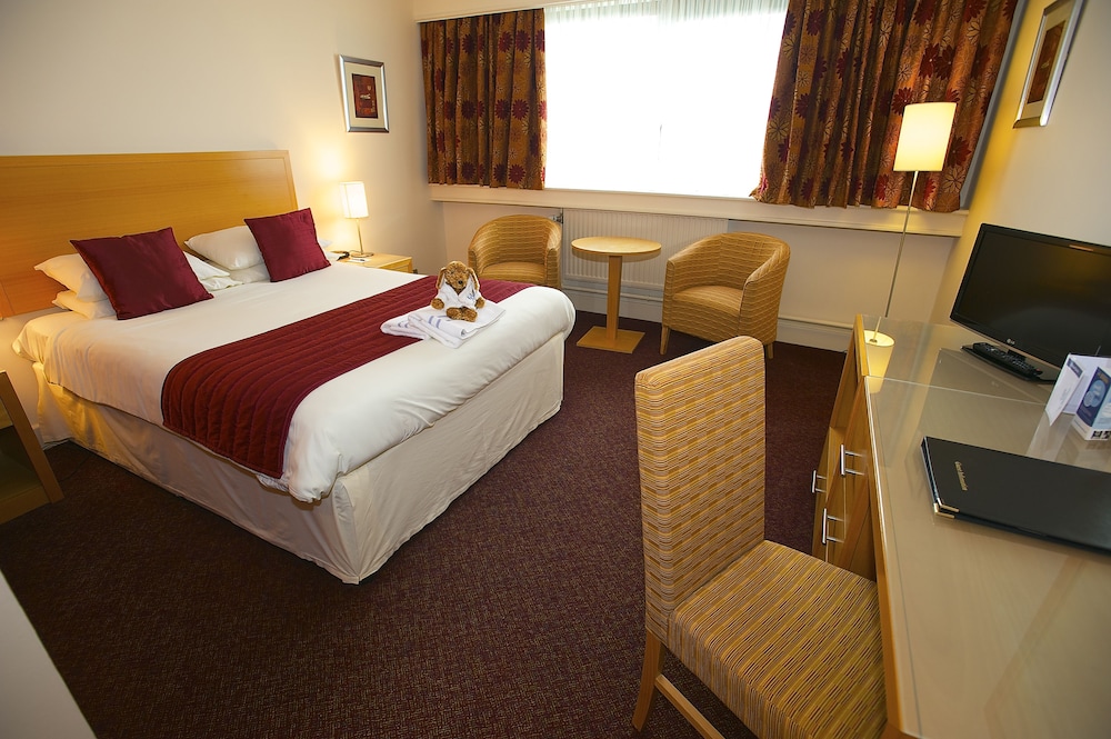 Frodsham Forest Hills Hotel 9/57