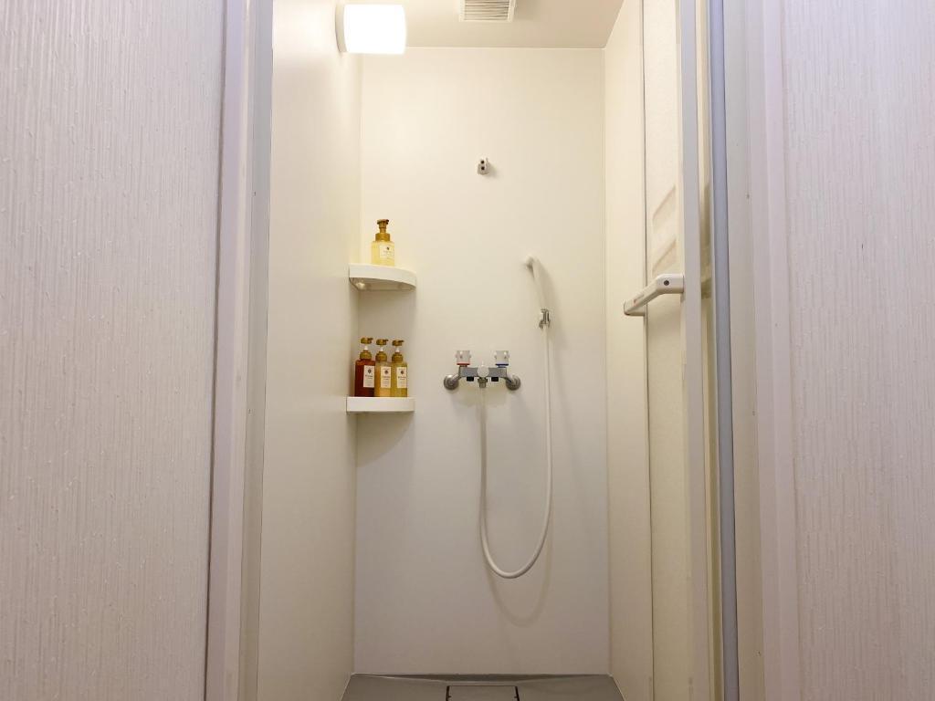 Ladies, Mixed Dorm
