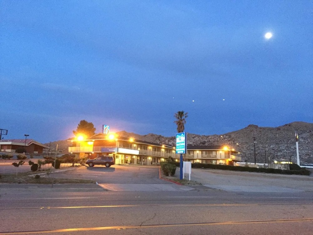 Hilltop Inn Suites 2/28