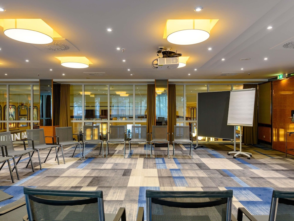 Mercure Hotel Dortmund Centrum 64/77