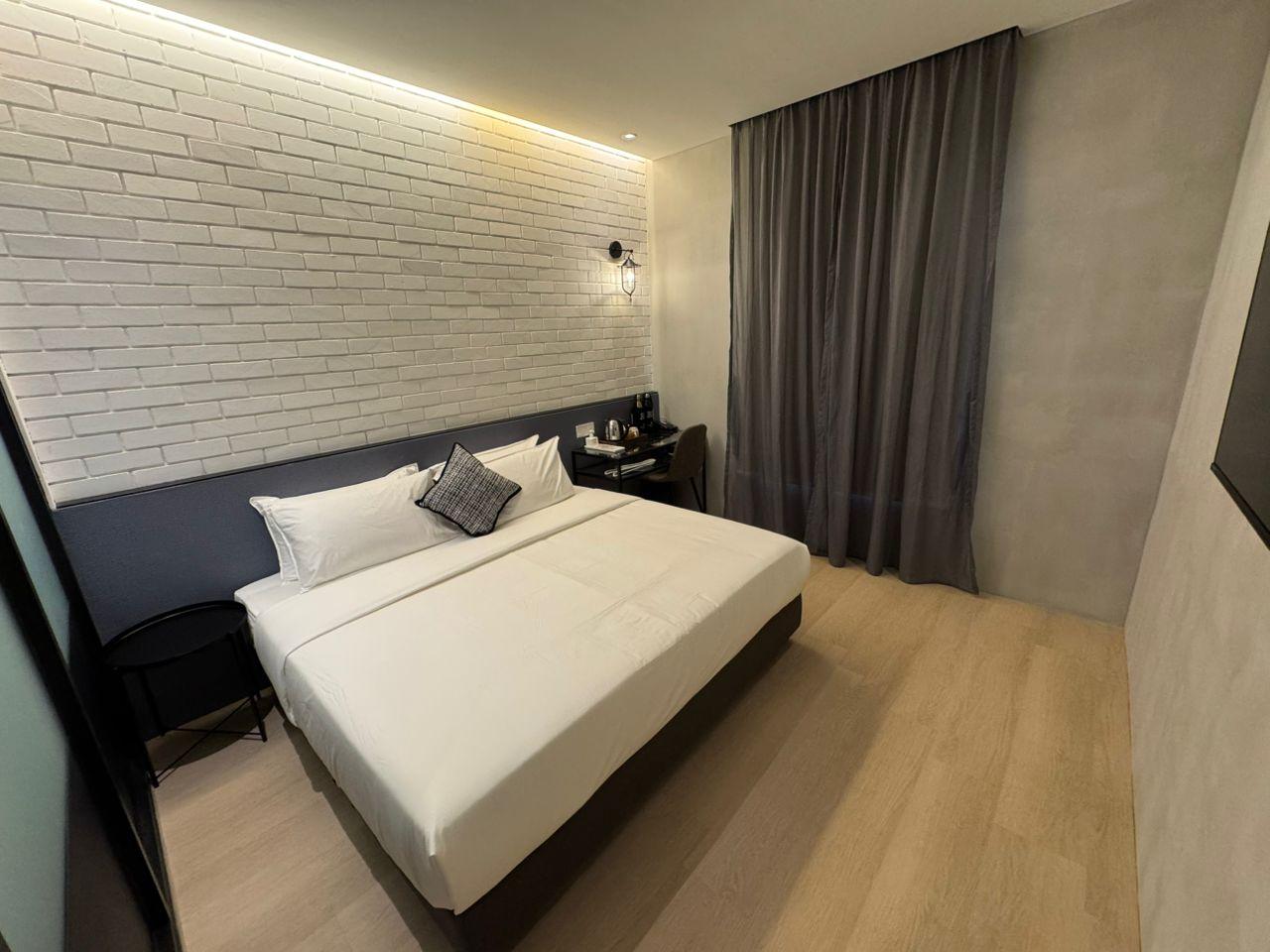 Standard, King Bed, Attic