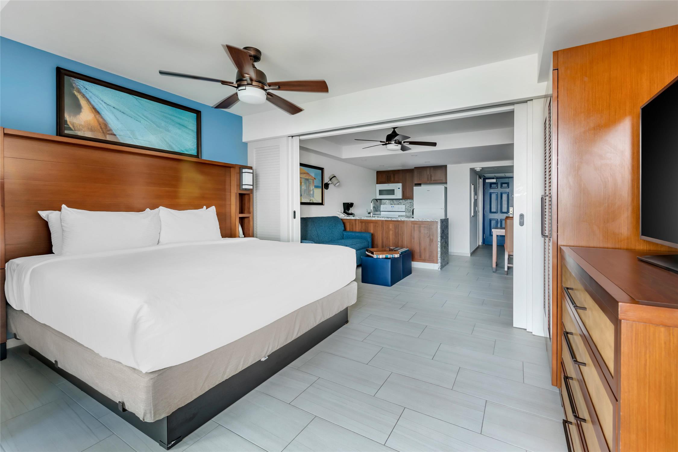 Studio, King Bed, Ocean Front