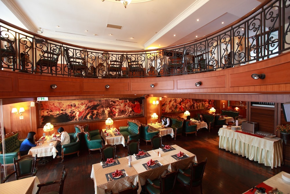 Grand Boss Hotel 37/46