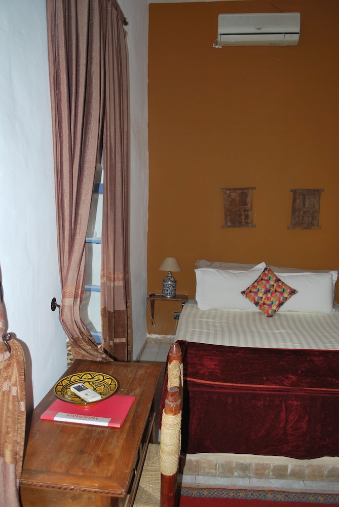 Riad Azalia 23/63