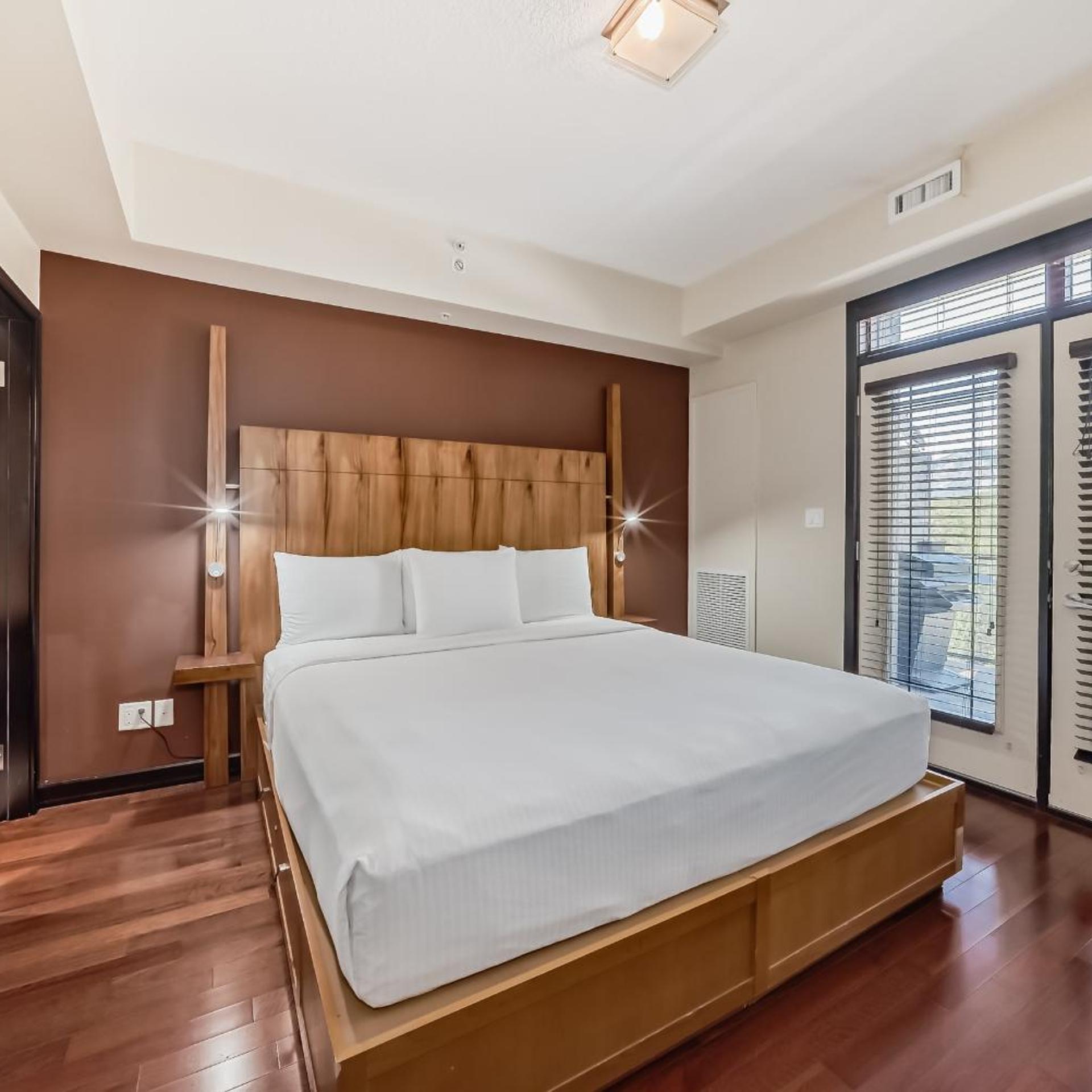 2 Bedrooms, Loft, Suite