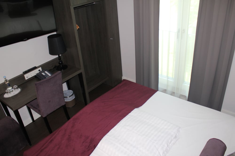 ECONOMY, DOUBLE BED