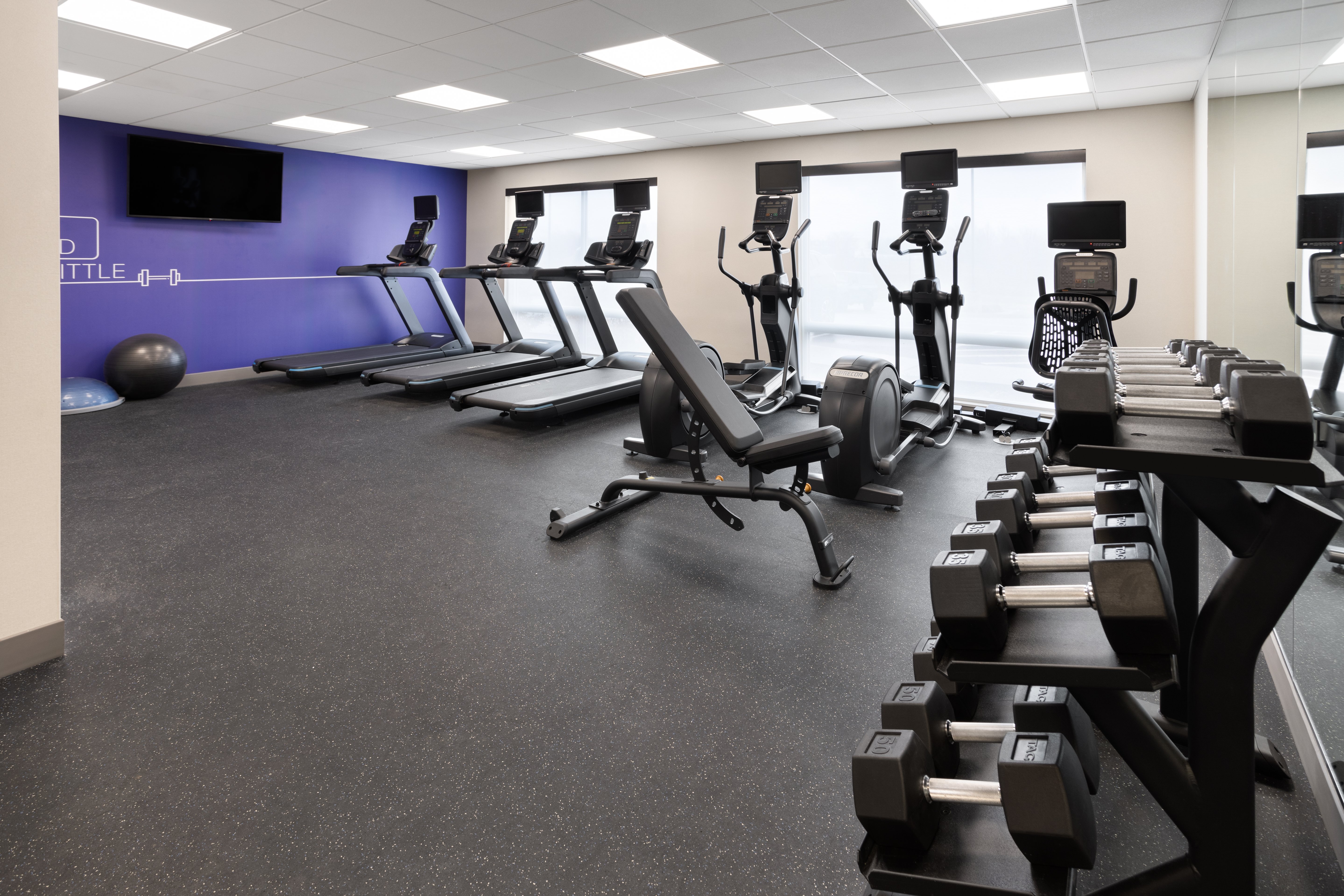 Holiday Inn Express And Suites Waynesboro East 27/42