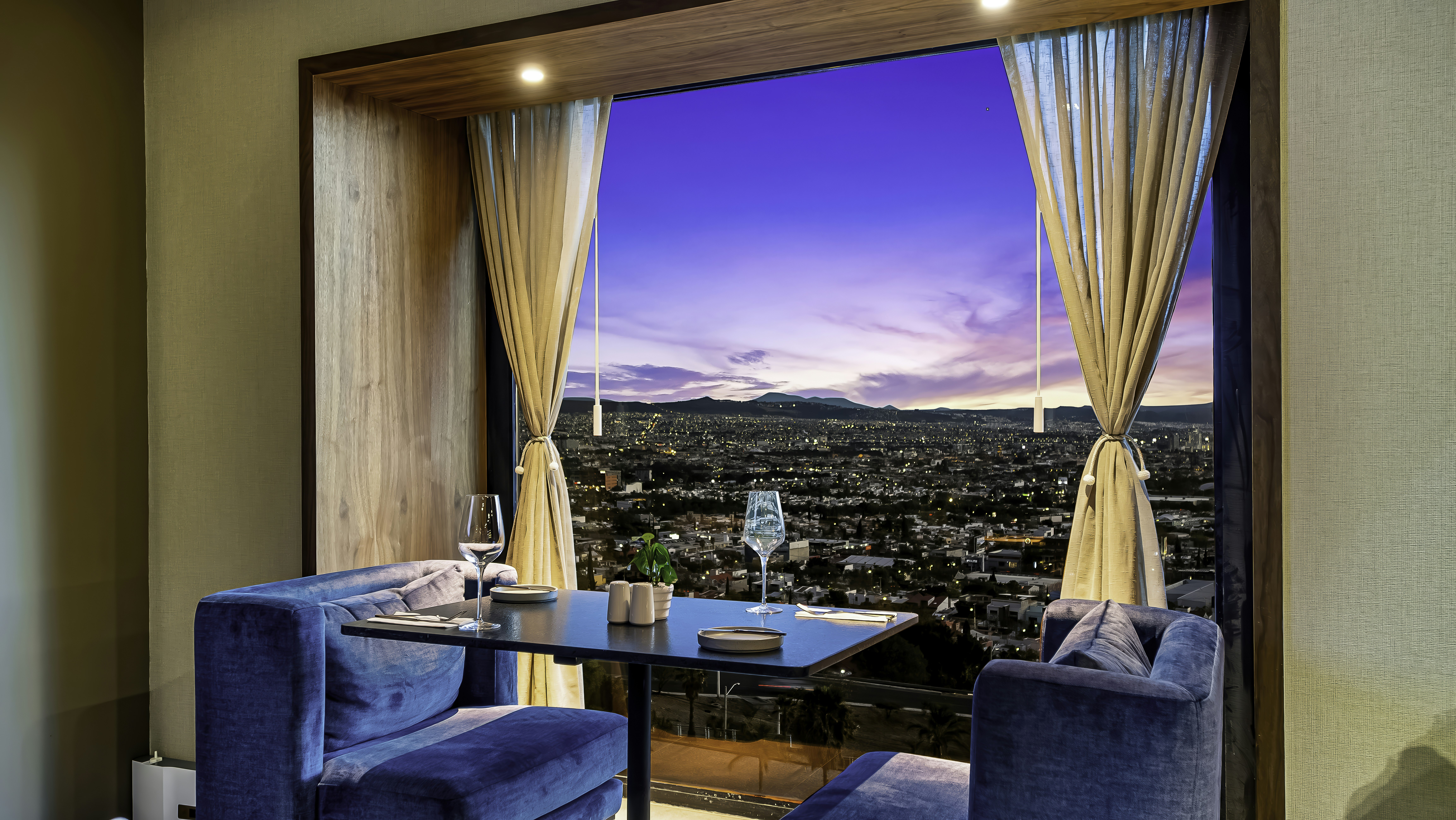 Hilton Queretaro 7/50