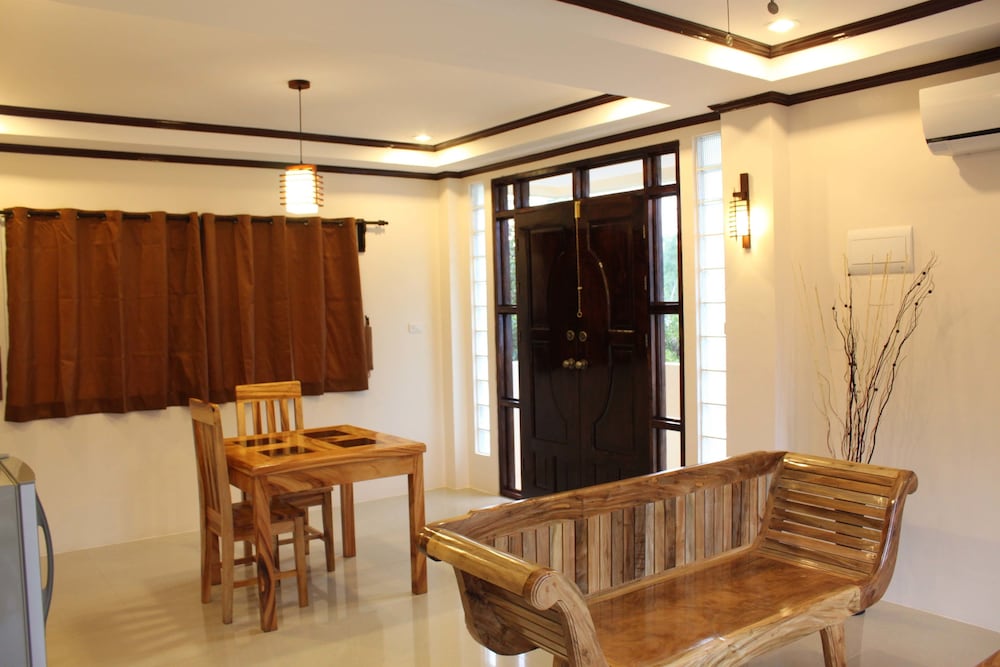 Palms Cove Resort 58/73