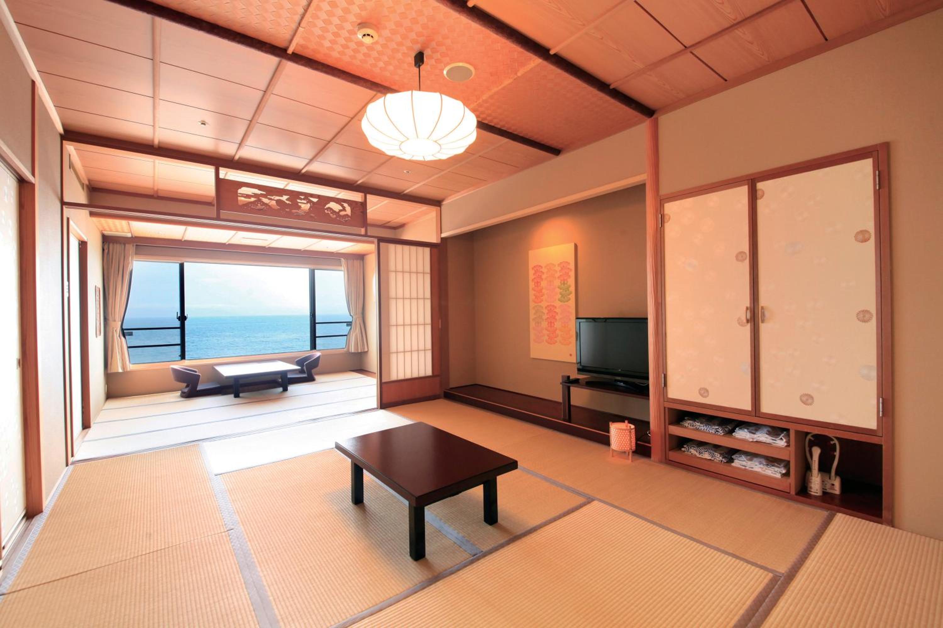 Japanese, 5 Futon Beds, Ocean View, Outdoor Bath