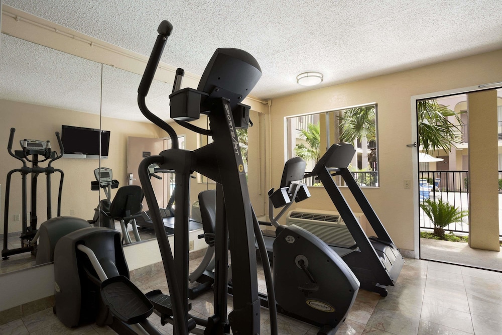 Days Inn By Wyndham Dallas Irving 8/13