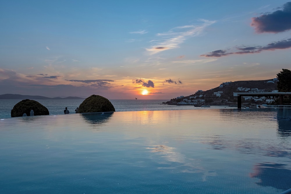Saint John Hotel Villas and Spa 102/107