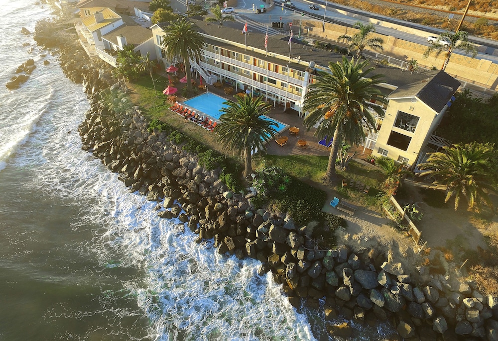 Cliff House Inn 1/71