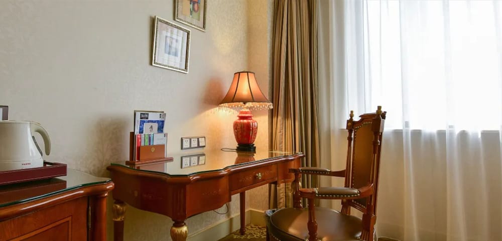 Crowne Plaza Shanghai Nanjing Road, an IHG hotel 58/71