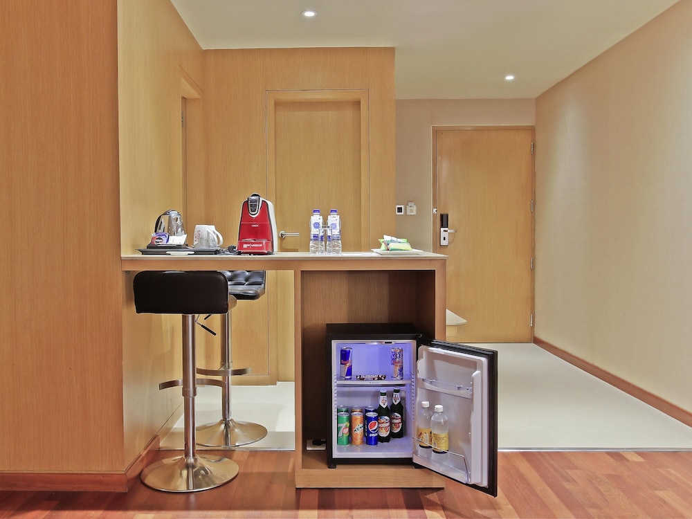 Novotel Visakhapatnam Varun Beach Hotel 65/75