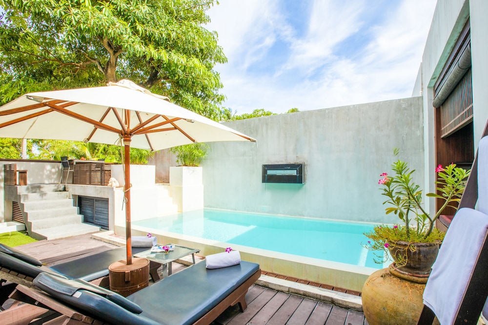 Pao Jin Poon Beach Front Villa 36/56