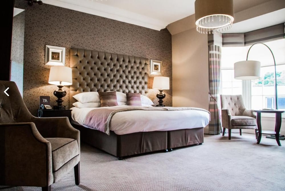 Dumfries Arms Hotel 5/19
